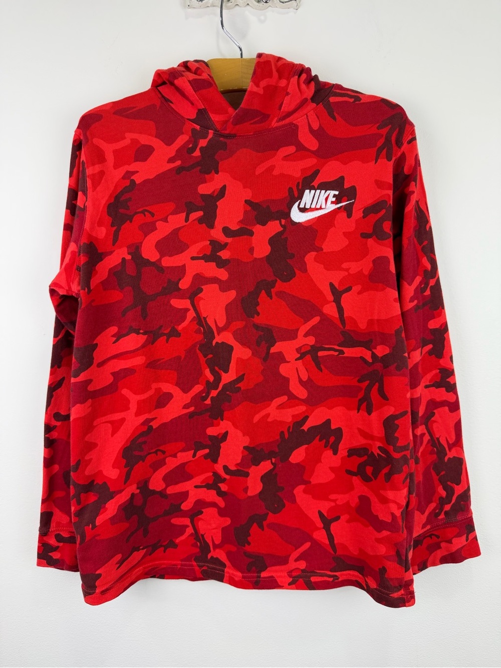 Nike Red Camo Hoodie Boys Large L Embroidered Swoosh Streetwear